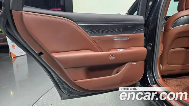 Genesis G90 Бензин 3.5 турбо AWD — Фото автомобиля 24