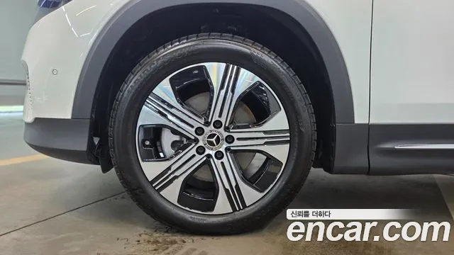Mercedes-Benz EQB — Фото автомобиля 5