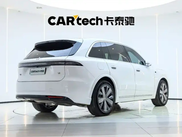 Li Auto L8 — Фото автомобиля 3