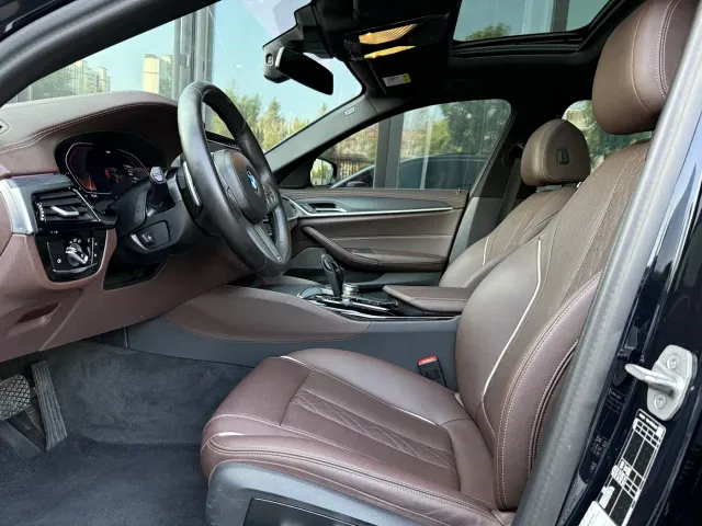 BMW 5 Series — Фото автомобиля 4