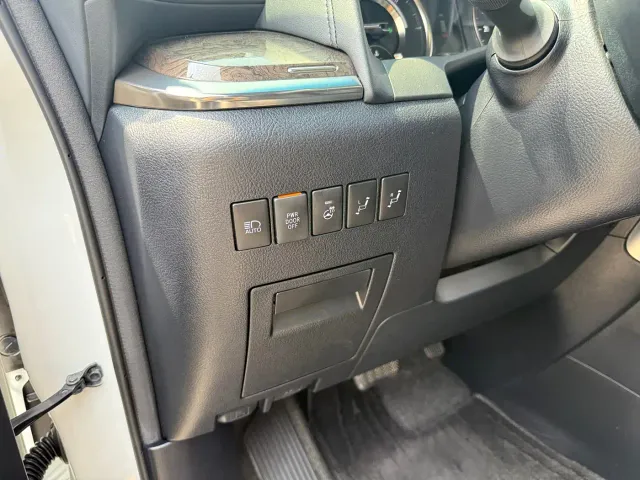 Toyota Alphard — Фото автомобиля 14
