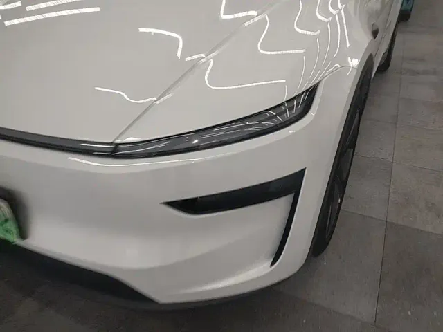 Tesla Model Y — Фото автомобиля 23