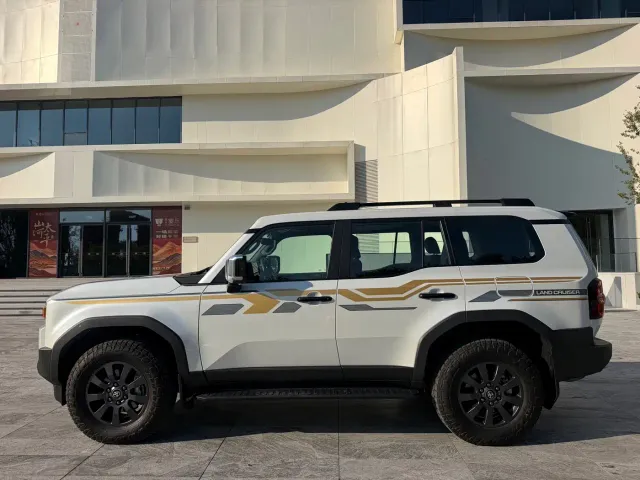 Toyota Prado — Фото автомобиля 8