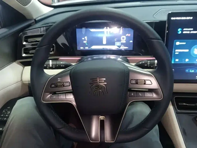 BYD Qin L — Фото автомобиля 10