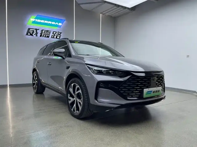 BYD Tang — Фото автомобиля 3