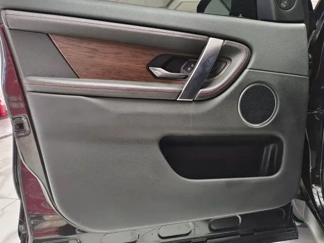 Land Rover Discovery Sport — Фото автомобиля 5