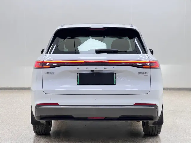 Geely Galaxy Starship 7 EM-i — Фото автомобиля 6
