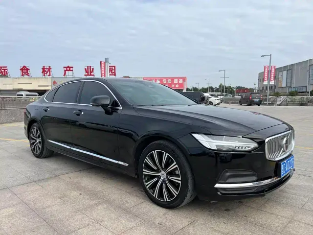 Volvo S90 — Фото автомобиля 3