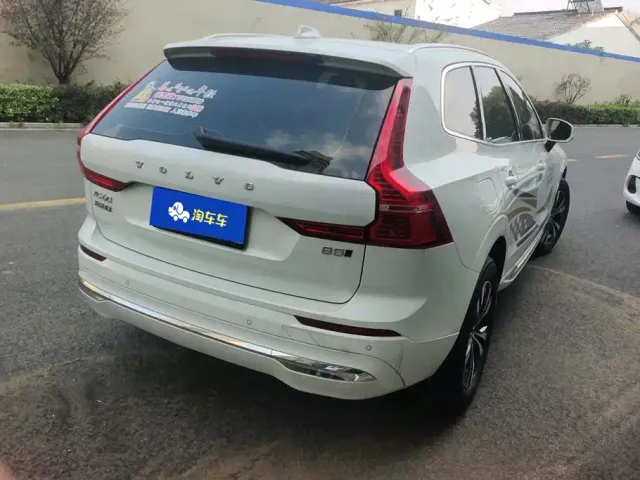 Volvo XC60 — Фото автомобиля 3