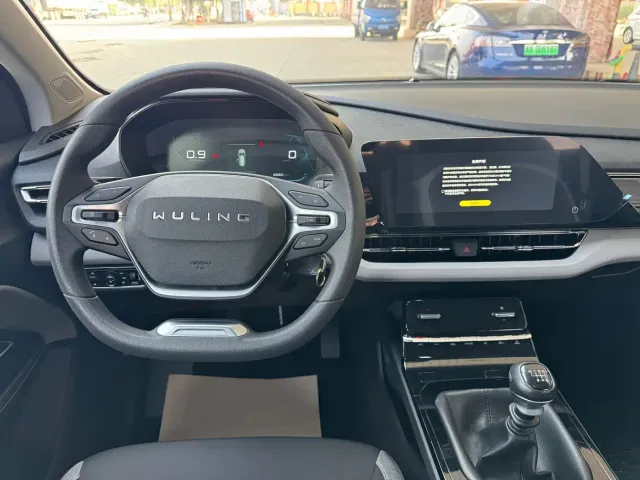 Wuling Victory — Фото автомобиля 15
