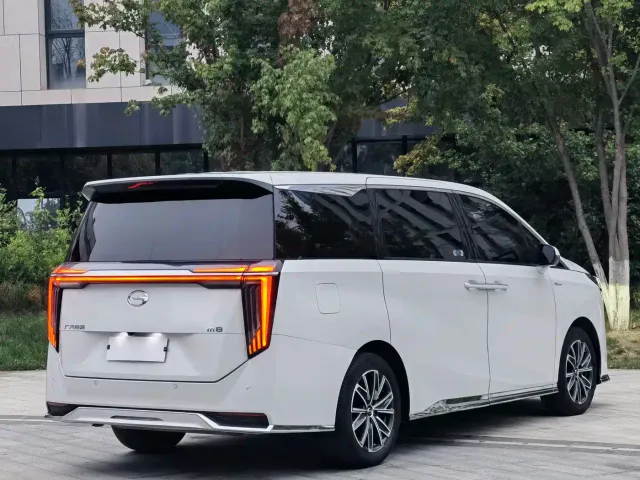 GAC Trumpchi M8 — Фото автомобиля 5