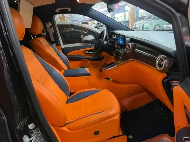 Mercedes-Benz V-Class — Фото автомобиля 24