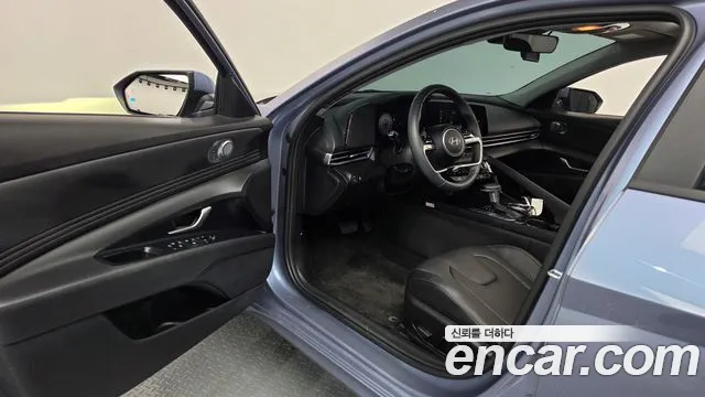 Hyundai AVANTE Новый Avante (CN7) — Фото автомобиля 10