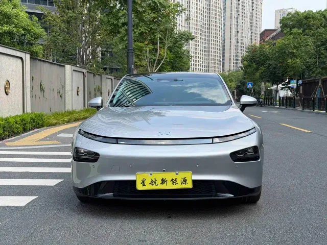 Xpeng P7 — Фото автомобиля 2