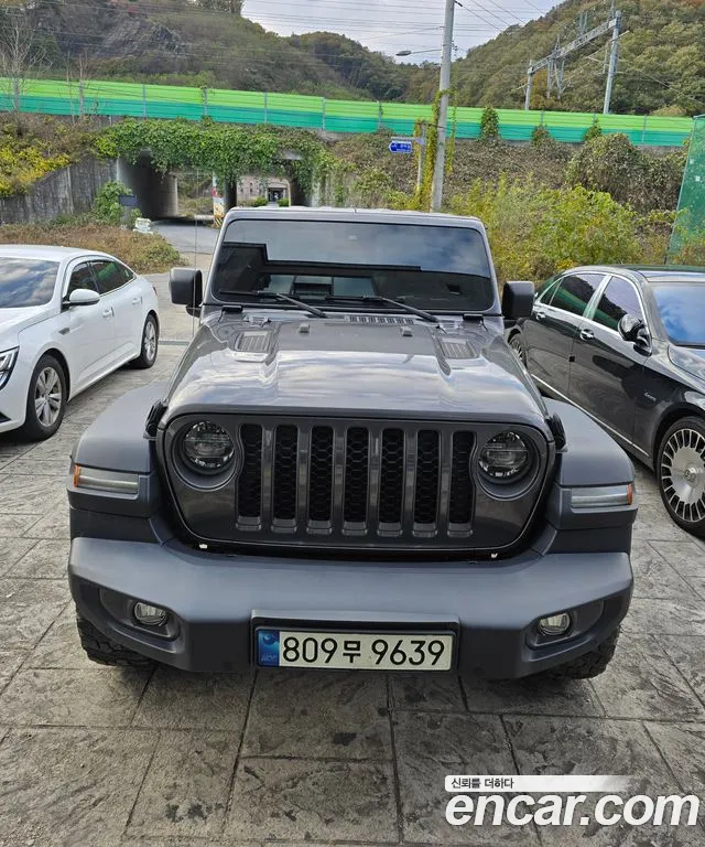 Фотография автомобиля — Jeep Gladiator JT