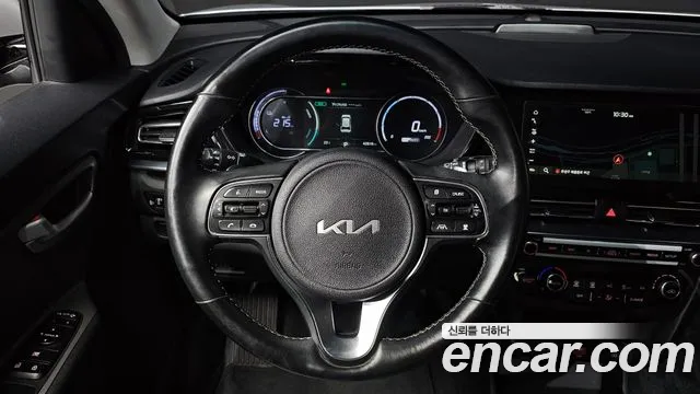 Kia Niro — Фото автомобиля 12