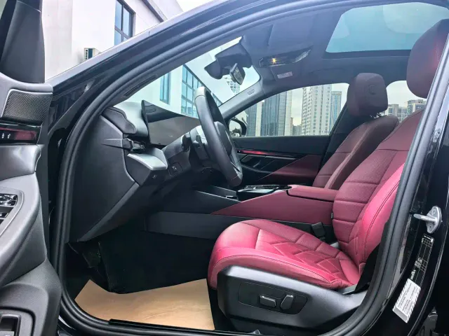 BMW 5 Series — Фото автомобиля 4