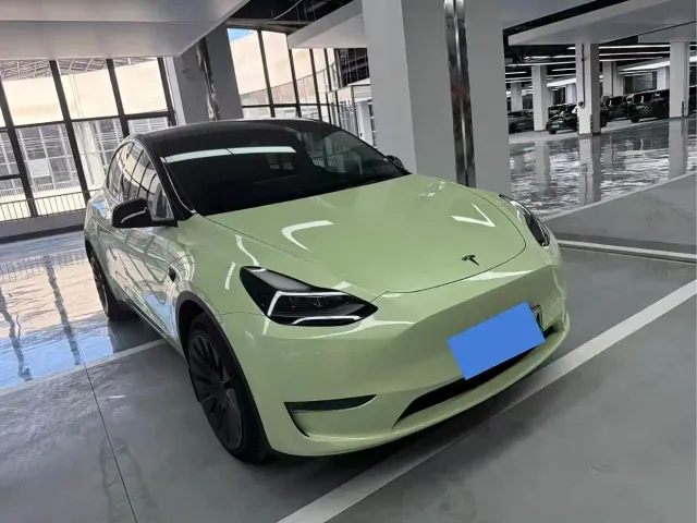 Tesla Model Y — Фото автомобиля 2