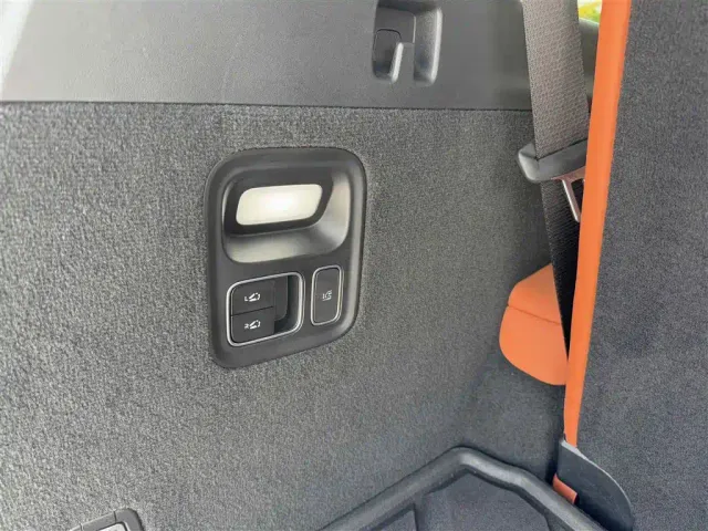 Li Auto L9 — Фото автомобиля 23