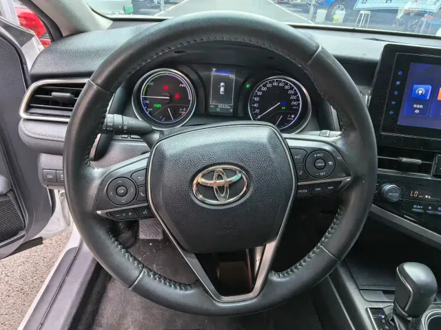 Toyota Camry — Фото автомобиля 10