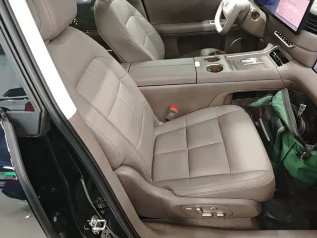 IM Motors LS6 — Фото автомобиля 24