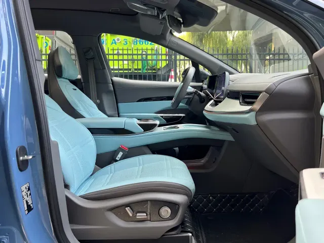 Hongqi Tian Gong 08 — Фото автомобиля 16