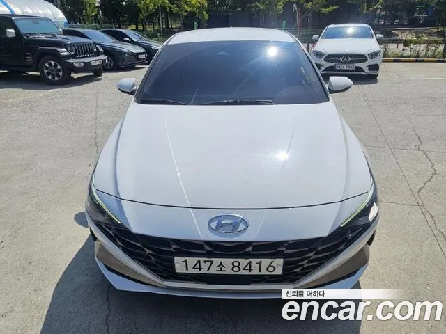 Hyundai Avante CN7 — Фото автомобиля 2