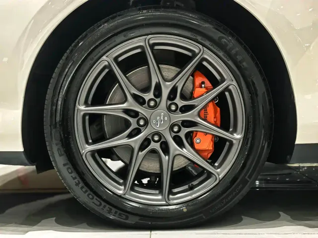IM Motors LS6 — Фото автомобиля 15