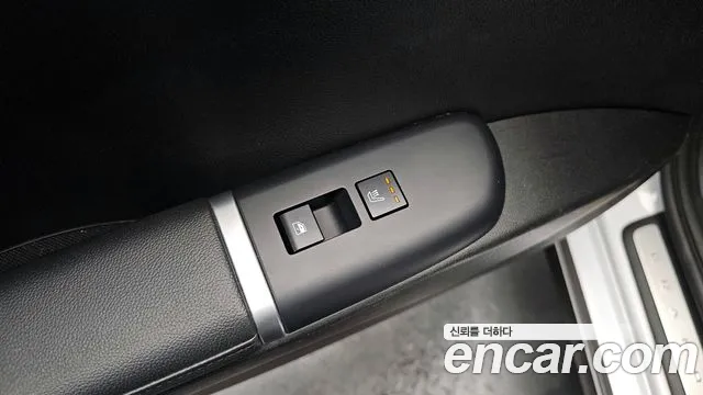 Hyundai Grandeur Grandeur (GN7) 2.5 Бензин 2WD — Фото автомобиля 19