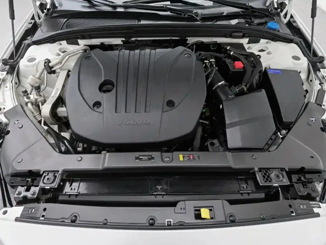 Volvo S60 — Фото автомобиля 6
