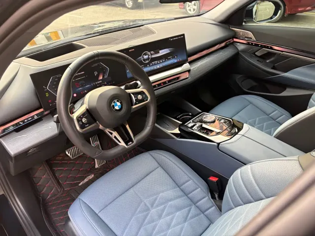 BMW 5 Series — Фото автомобиля 5