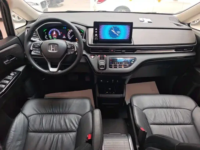 Honda Elysion — Фото автомобиля 9