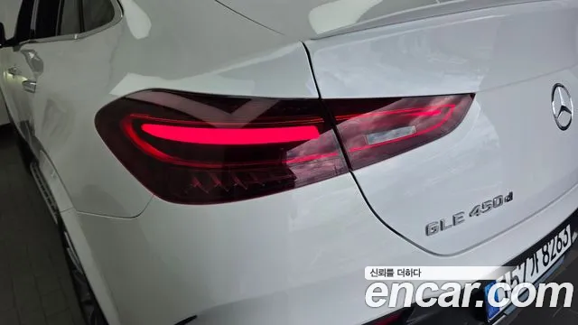 Mercedes-Benz GLE-Class — Фото автомобиля 21