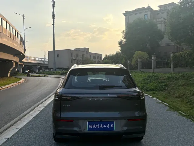 Geely Galaxy E5 — Фото автомобиля 6
