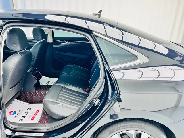 Volkswagen Passat — Фото автомобиля 23
