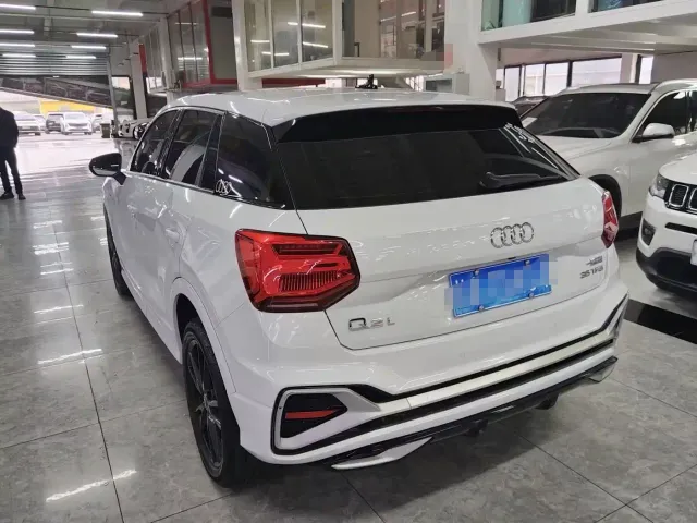 Audi Q2L — Фото автомобиля 4