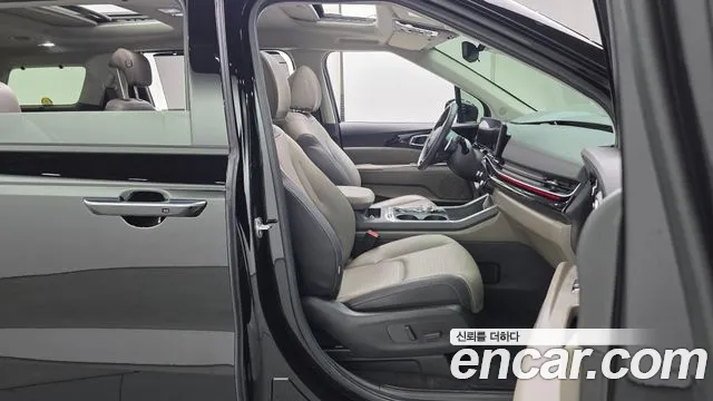 Kia Carnival — Фото автомобиля 11