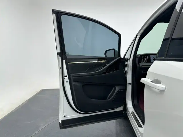 GAC Trumpchi M8 — Фото автомобиля 11