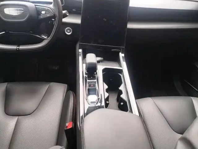 Geely Boyue — Фото автомобиля 13