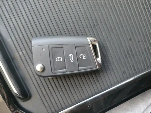 Volkswagen Passat — Фото автомобиля 8
