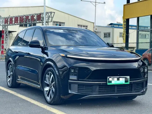 Li Auto L8 — Фото автомобиля 3