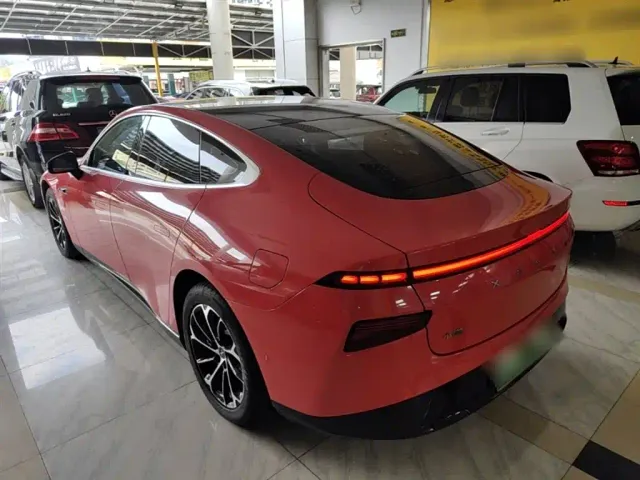 Xpeng P7 — Фото автомобиля 4