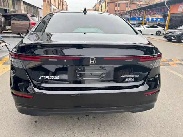 Honda Accord — Фото автомобиля 4