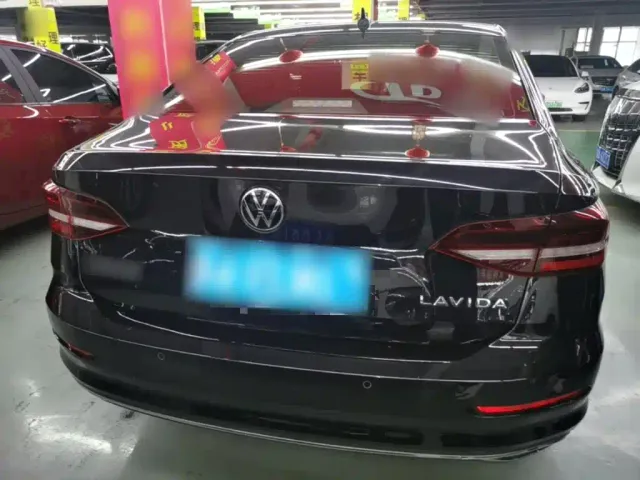 Volkswagen Lavida — Фото автомобиля 5