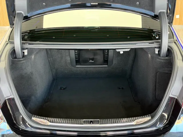 Mercedes-Benz S-Class — Фото автомобиля 16