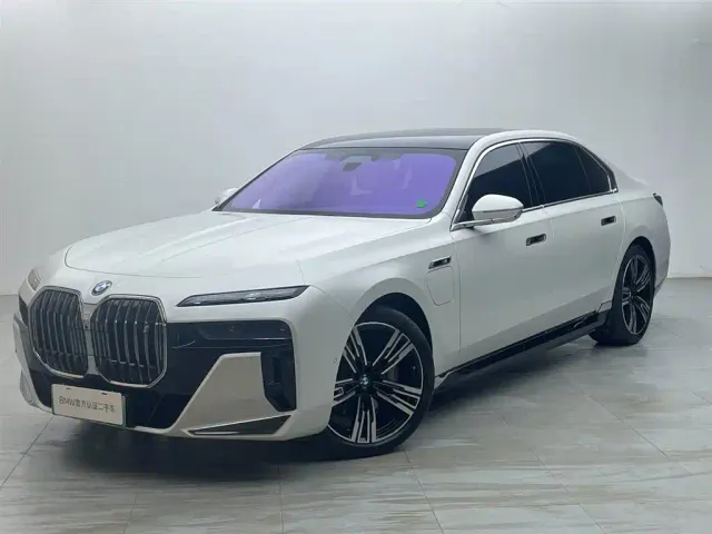 BMW i7 — Фото автомобиля 18