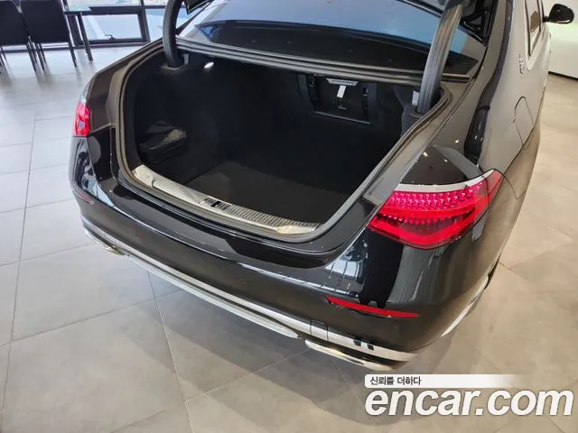 Mercedes-Benz S-Class — Фото автомобиля 10