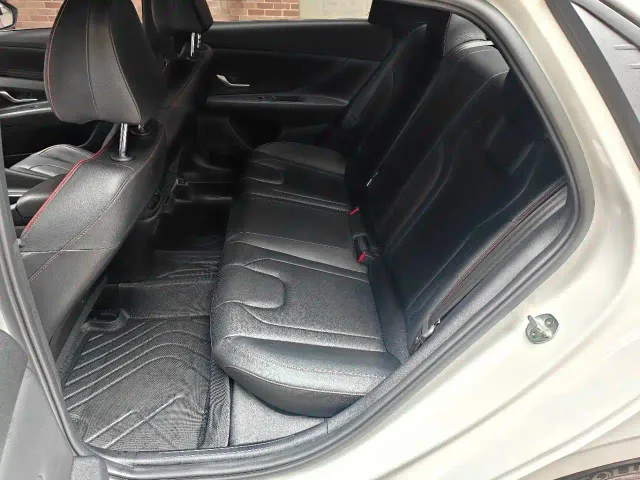 Hyundai Elantra — Фото автомобиля 13