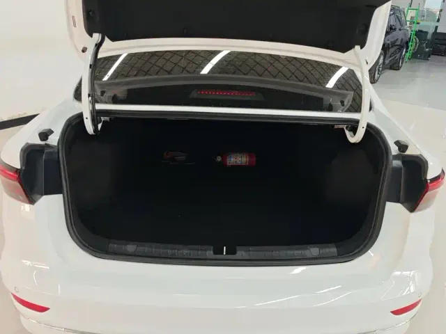 Geely Emgrand — Фото автомобиля 4