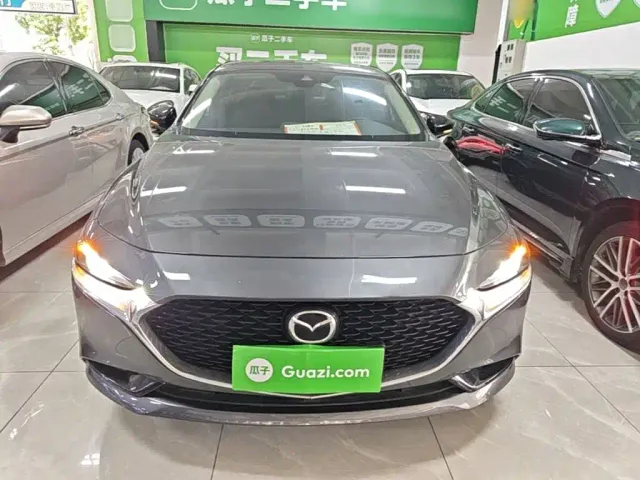 Mazda Axela — Фото автомобиля 2